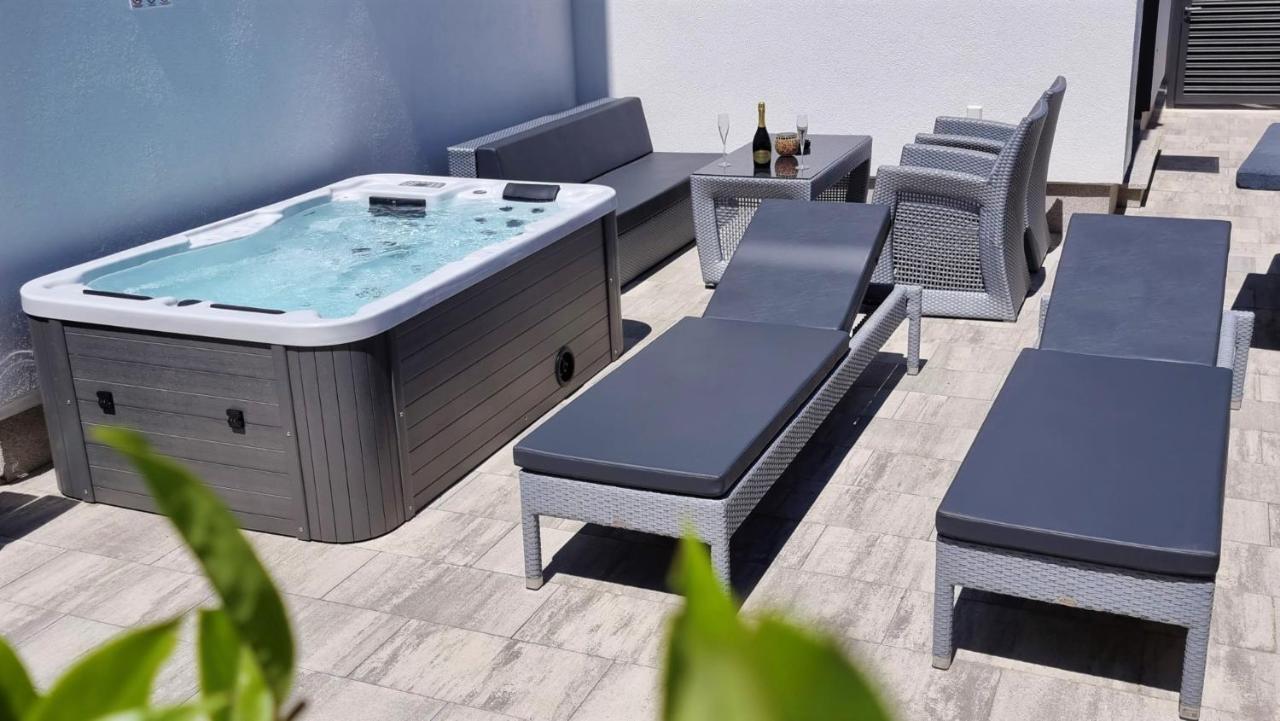 Bartol Luxury Apartments Krk Croatia, With Own Hot Tub - Whirlpool Krk Town Buitenkant foto