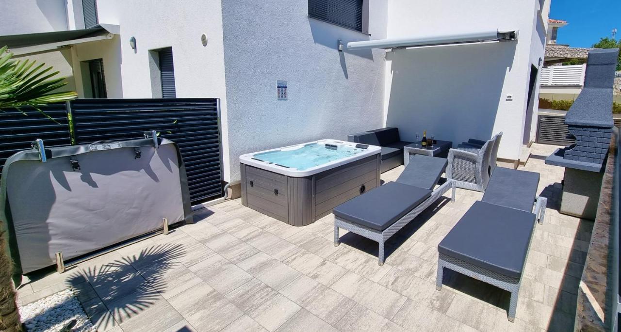 Bartol Luxury Apartments Krk Croatia, With Own Hot Tub - Whirlpool Krk Town Buitenkant foto