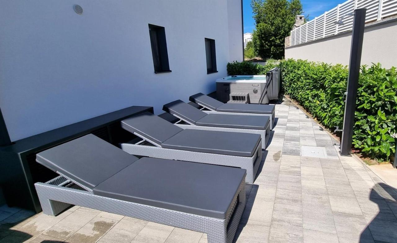 Bartol Luxury Apartments Krk Croatia, With Own Hot Tub - Whirlpool Krk Town Buitenkant foto