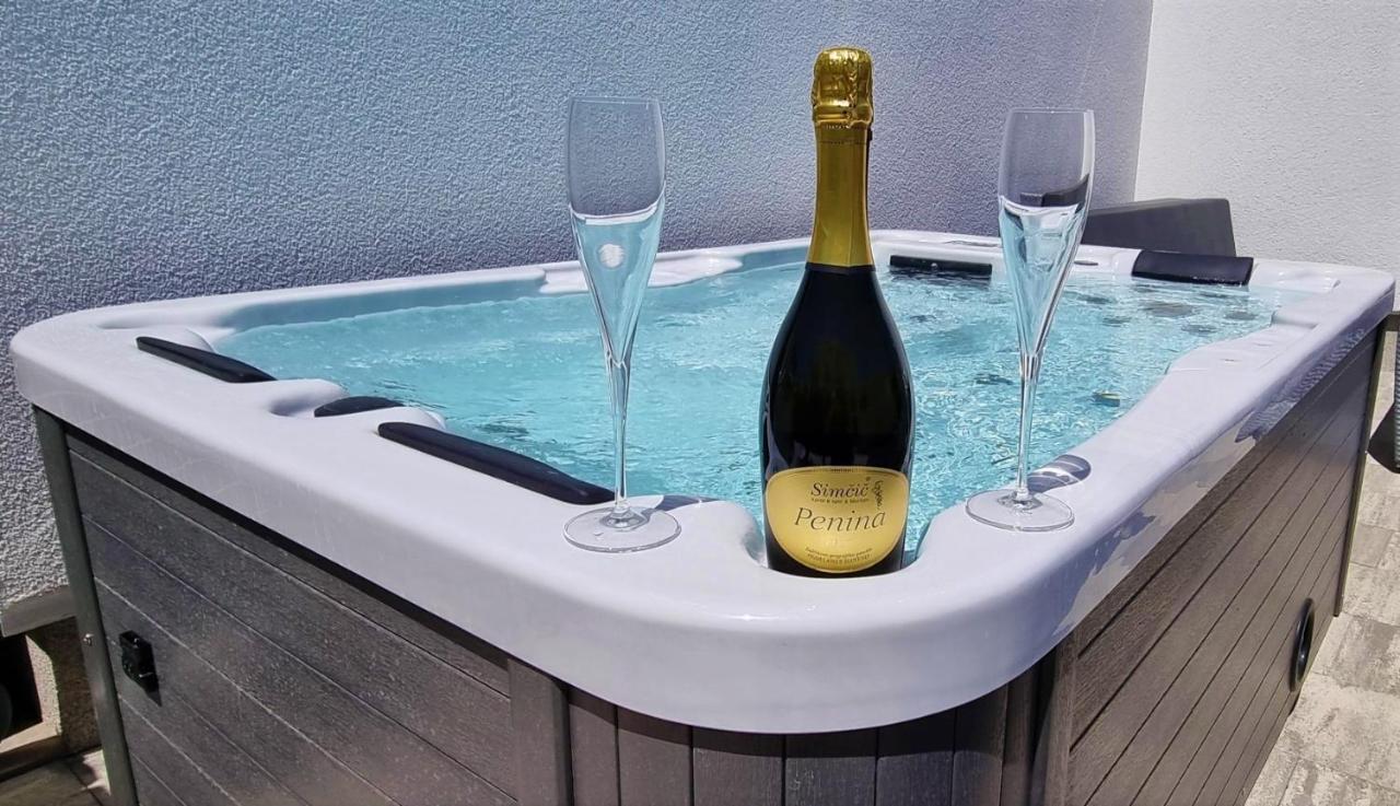Bartol Luxury Apartments Krk Croatia, With Own Hot Tub - Whirlpool Krk Town Buitenkant foto
