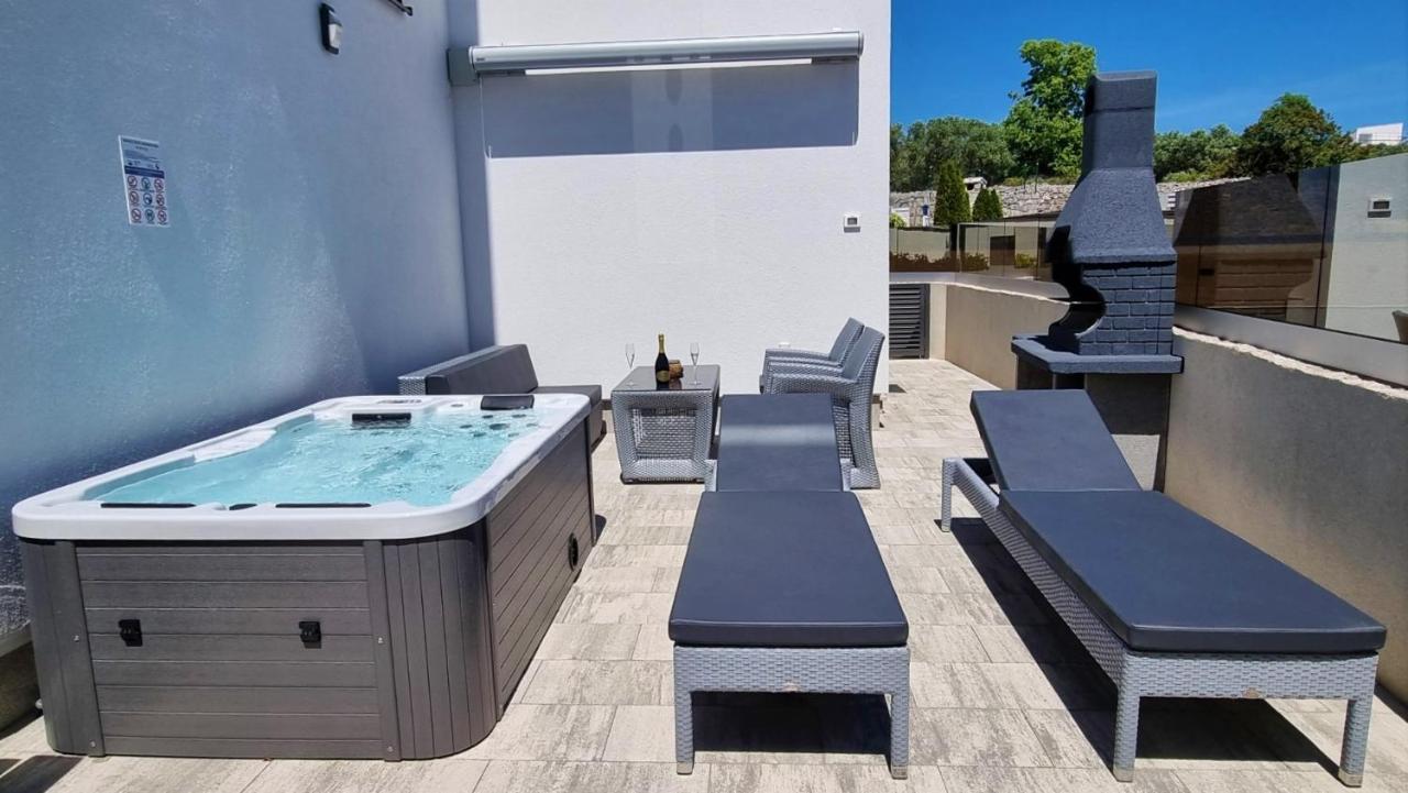 Bartol Luxury Apartments Krk Croatia, With Own Hot Tub - Whirlpool Krk Town Buitenkant foto