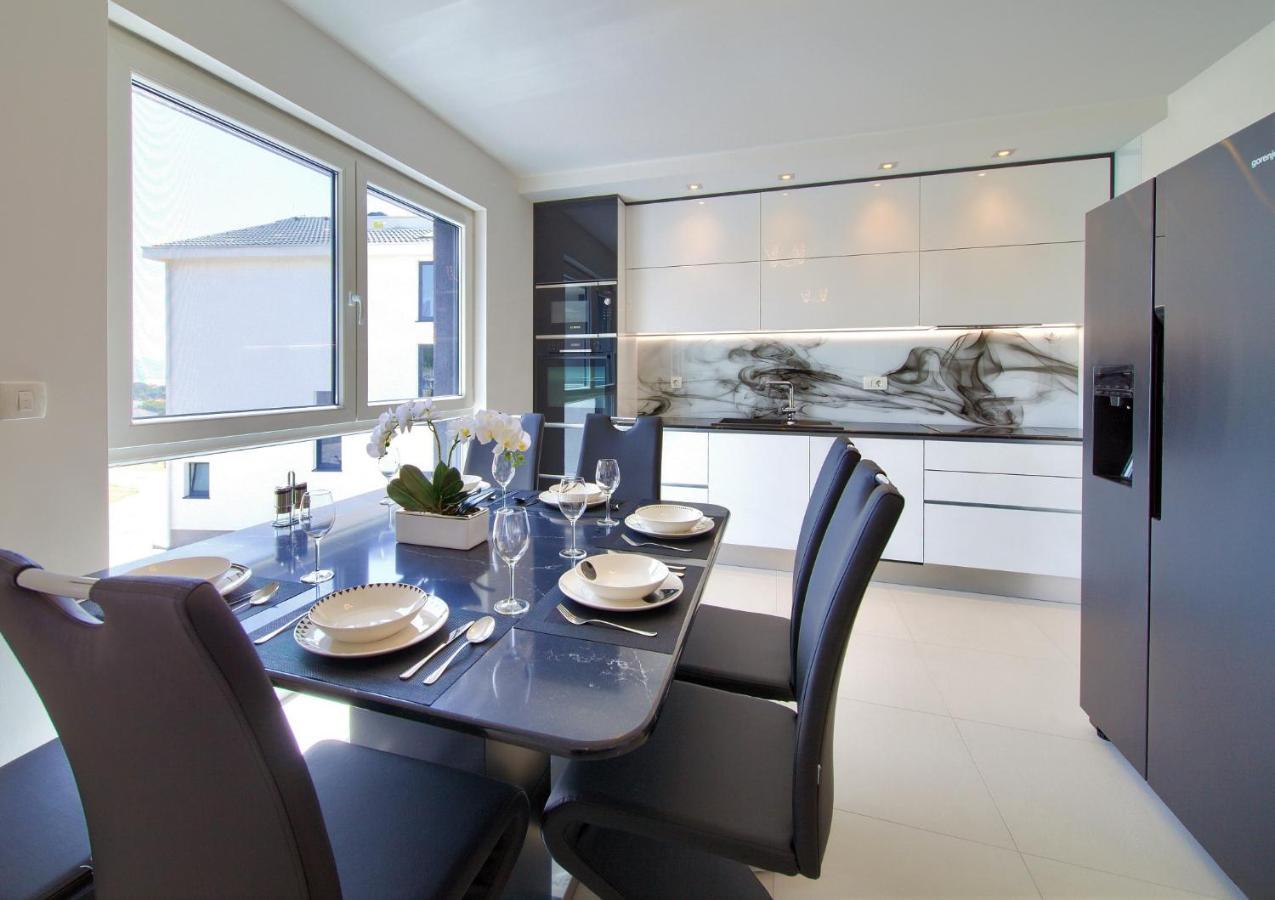 Bartol Luxury Apartments Krk Croatia, With Own Hot Tub - Whirlpool Krk Town Buitenkant foto